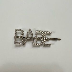 Brand New Rhinestone Jewel Silver BABE Hair Clip